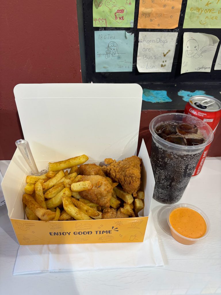 A lunch in a Aisa restaurant, really tasted food, chicken and chips. especially the seasoning.